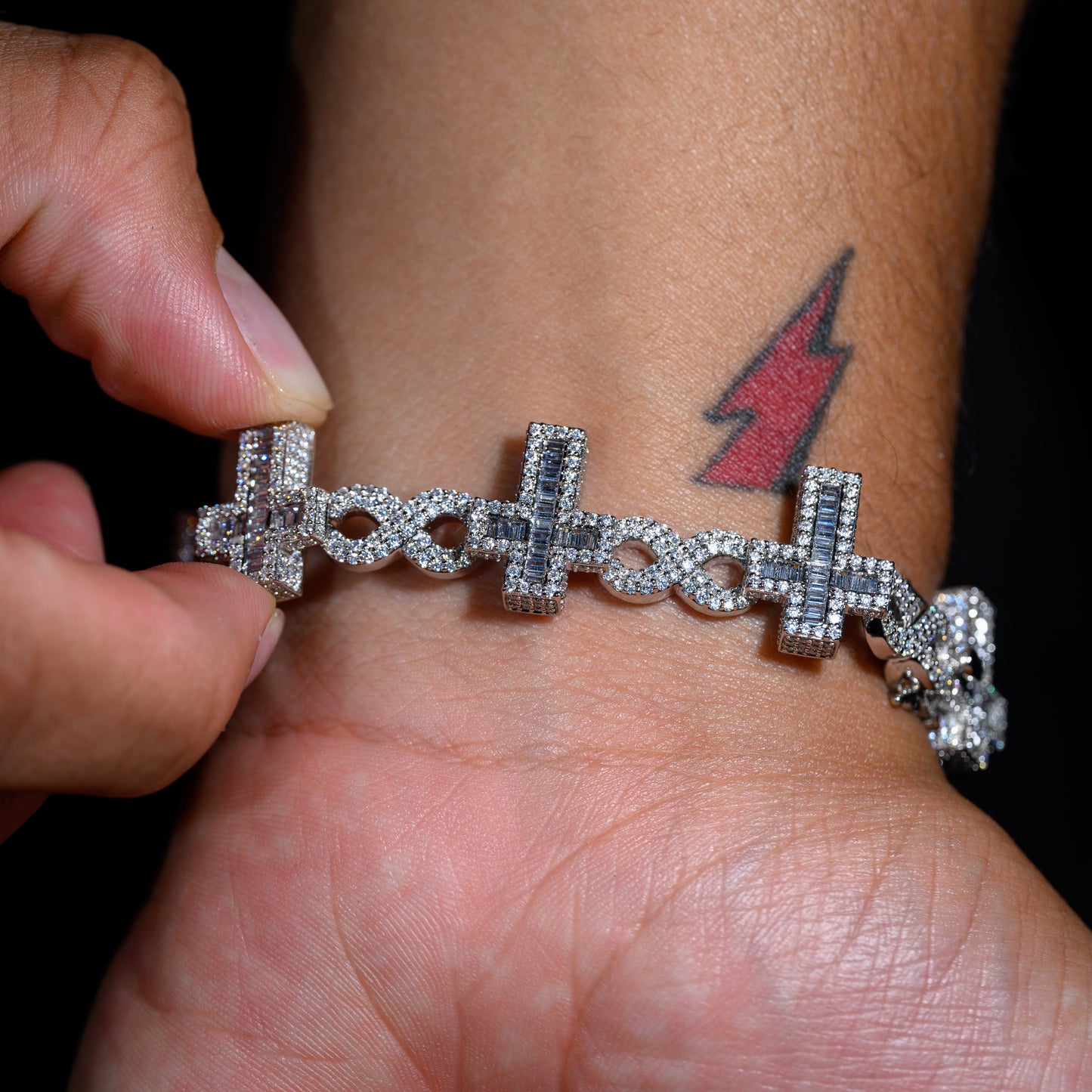 10k White Gold Diamond Cross Bracelet 9.85 ctw