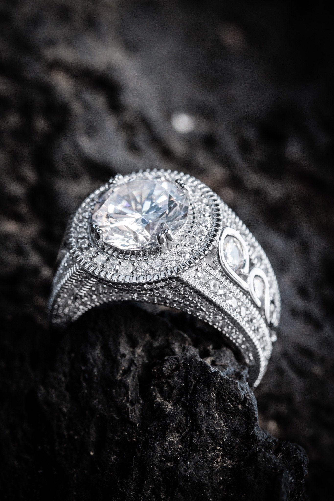 Brilliant-Cut Signet Ring