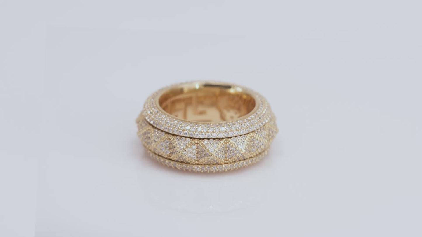 Spike-Studded Icy Spinner Ring