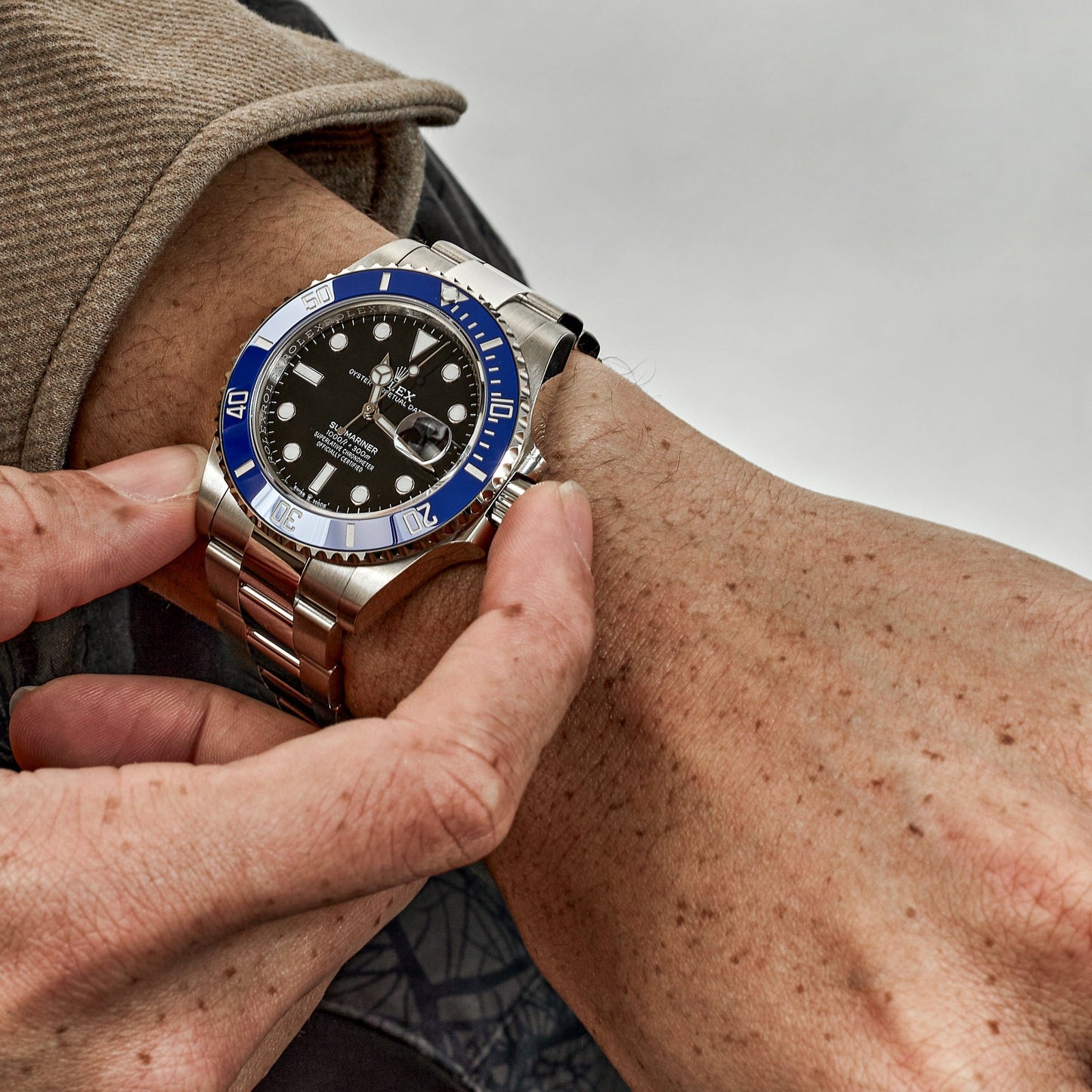Rolex Submariner Date 126619LB White Gold Black Dial Blue Bezel (2023)