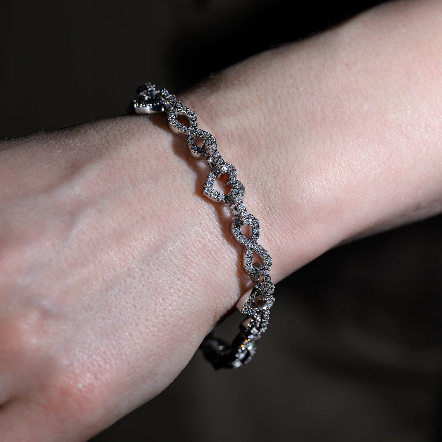 10k White Gold Diamond Heart Bracelet 1.89 ctw